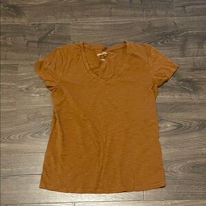 Universal Thread Rust Brown Short Sleeve V-Neck Tee, Size Medium 100% Cotton